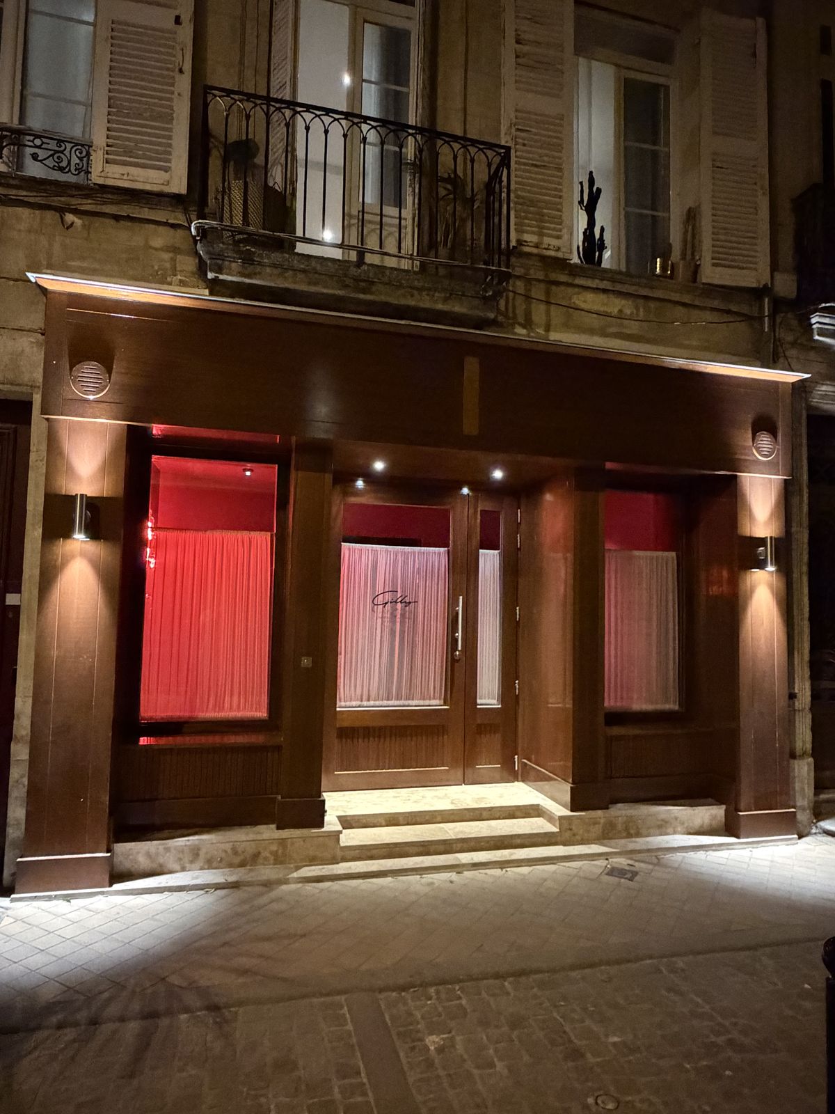 Façade du Gilly Club, 96 rue Notre-Dame, Bordeaux