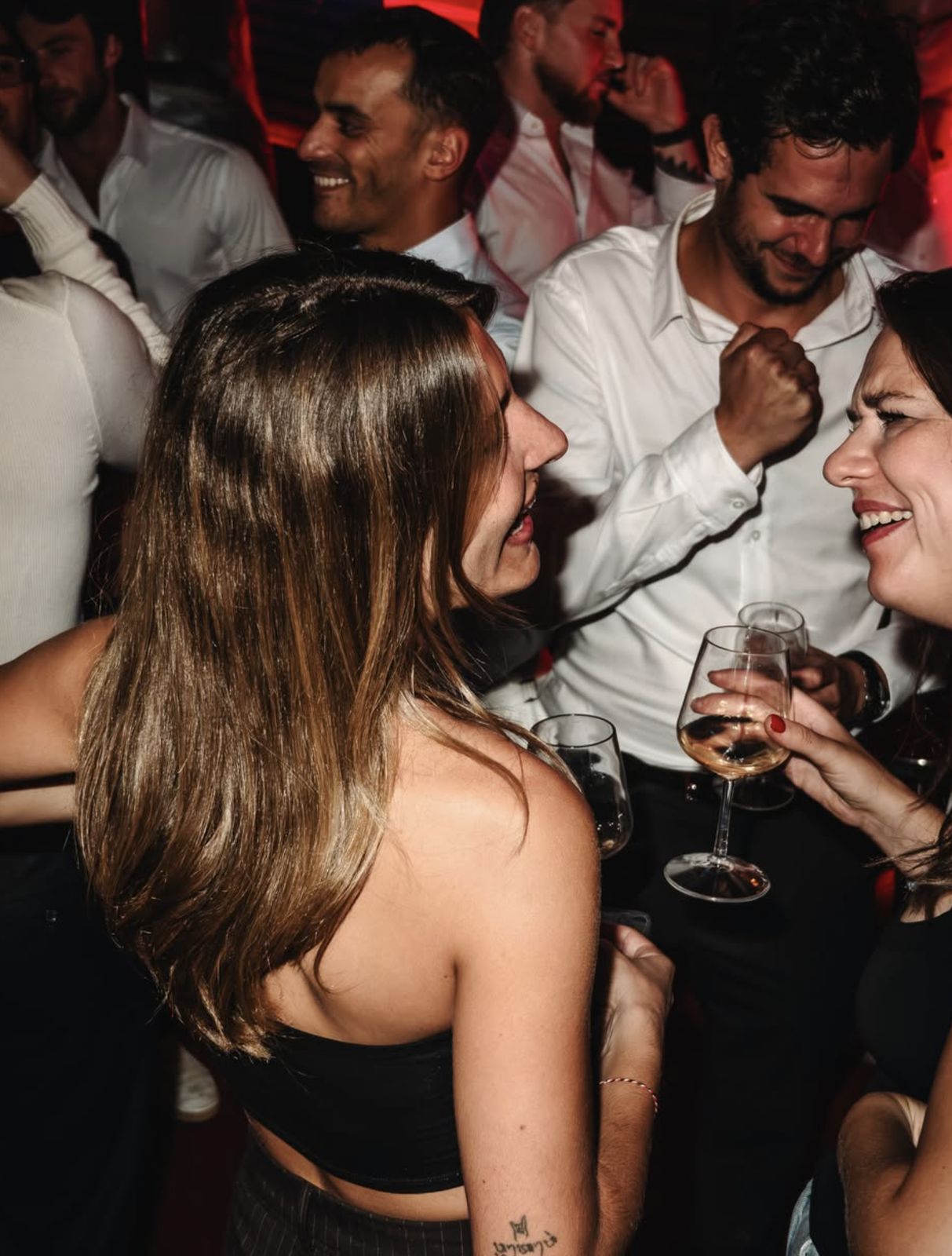 Clients en soirée au Gilly Club